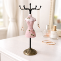 Mannequin-Shaped-Accessories-Stand