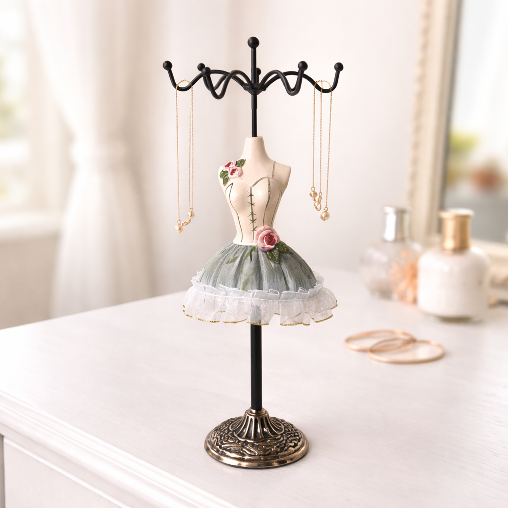 Mannequin-Shaped-Accessories-Stand