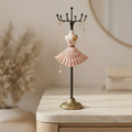 mannequin-shaped-accessories-stand