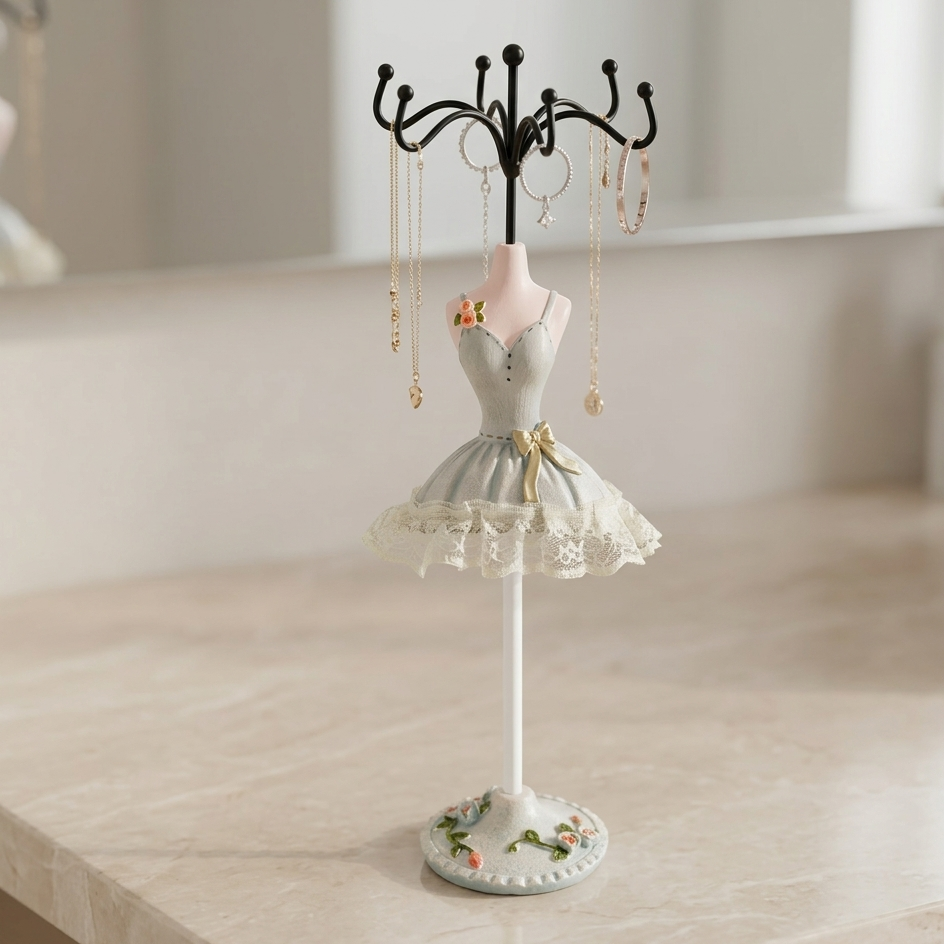 mannequin-shaped-accessories-stand
