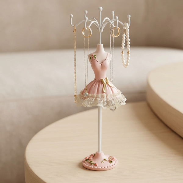 mannequin-shaped-accessories-stand