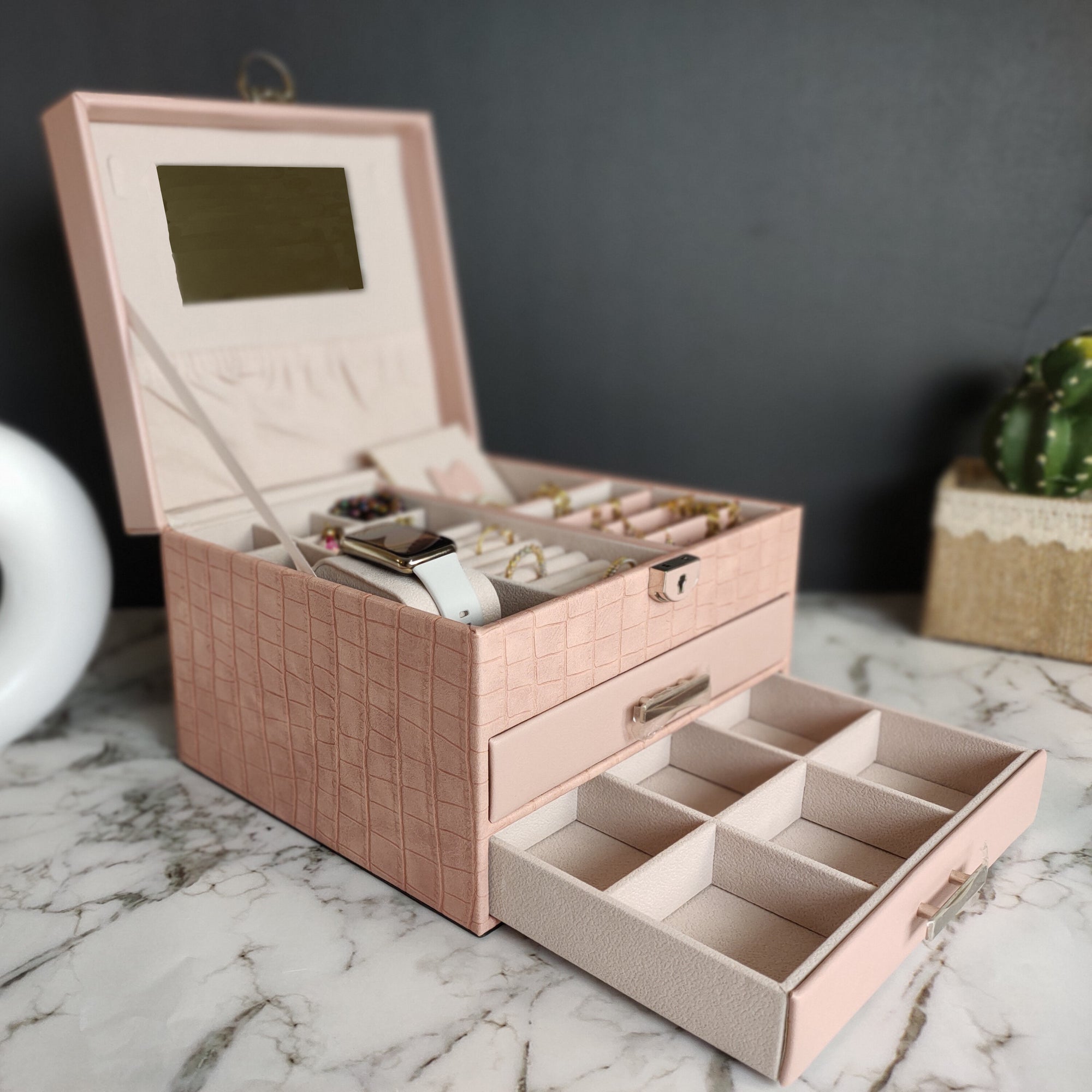 Jewelery box (LG 604-5)
